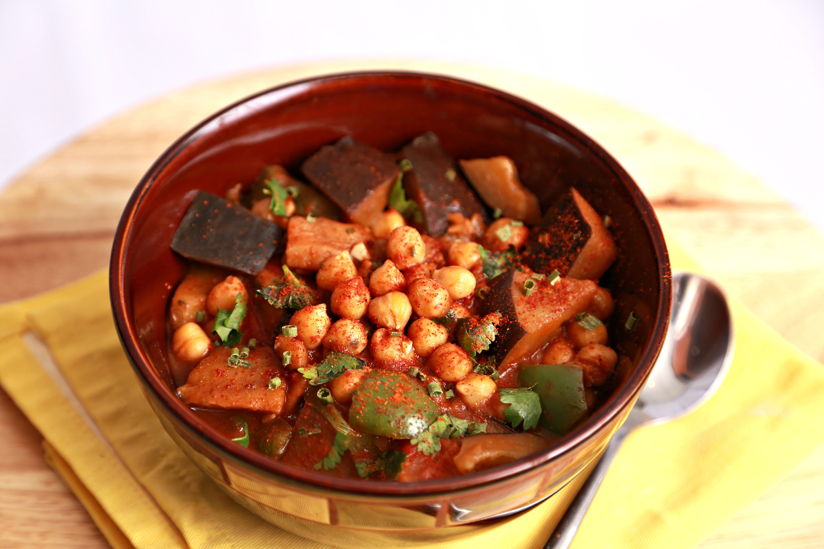 Tabbakh Rohoo (Eggplant Curry with Chickpeas)