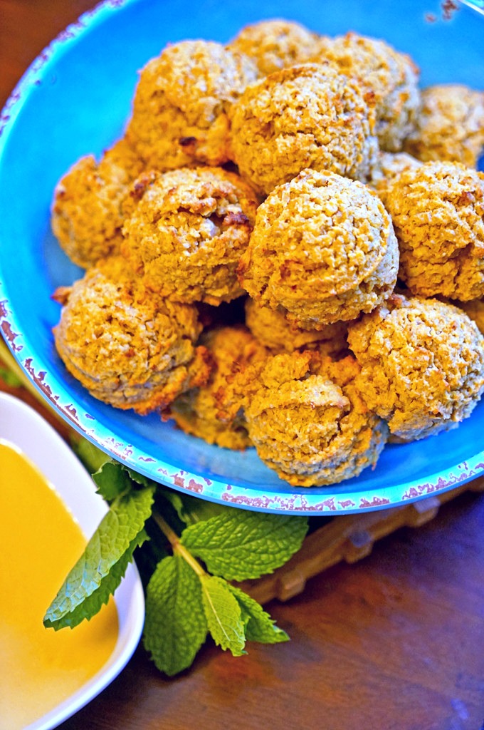 Baked-Saffron-Falafel-with-Orange-Tahini-Sauce6-680x1024