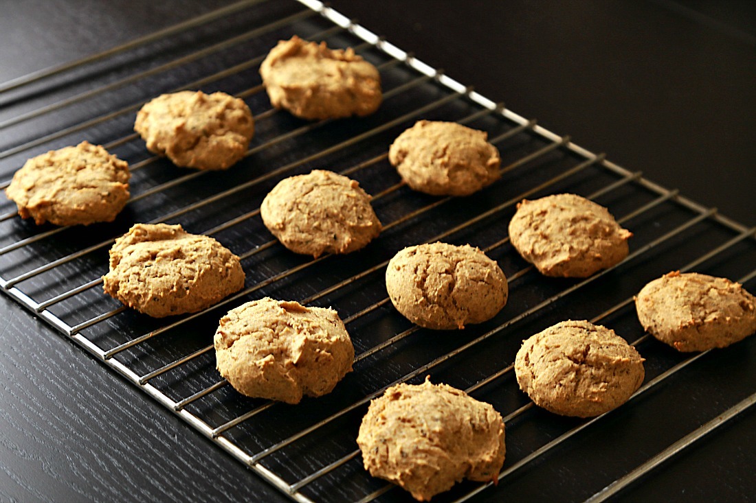 Chai cookies on the rack