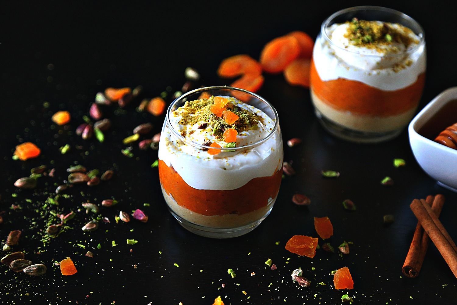 Creamy apricot tart parfait 