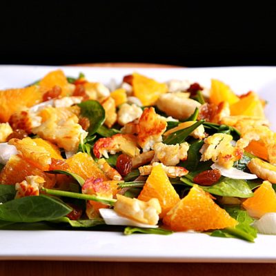 Spinach salad with Sauteed Halloumi cheese