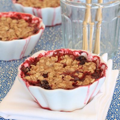 Oatmeal Chia Berry Crisp {gluten-free, vegan}