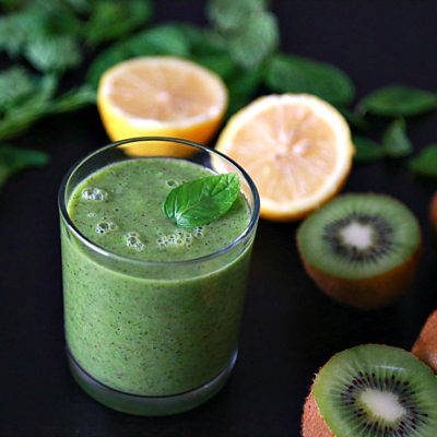 Refreshing Kiwi Green Smoothie
