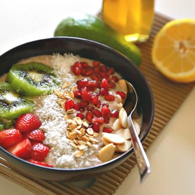 Quick Strawberry Yogurt Smoothie Bowl