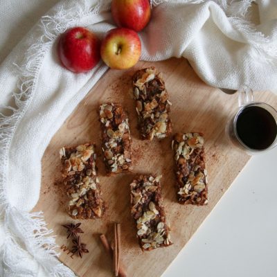 Easy Apple Oatmeal Bars {Gluten Free}